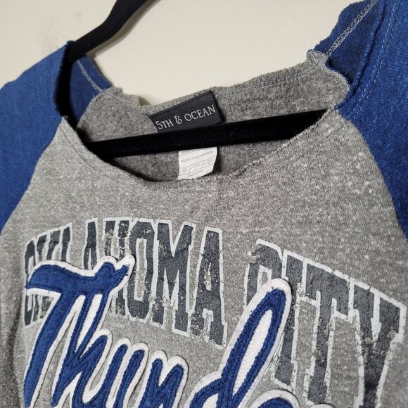 5th & Ocean Scoop Neck Long sleeve Okc Thunder sweatshirt Ladies size Small - Picture 3 of 8
